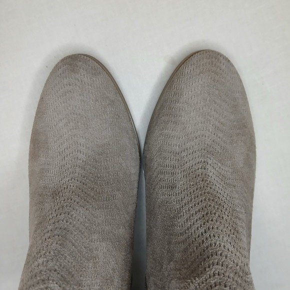 Lucky Brand Taupe Suede Ankle‎ Boots Women's 7.5 Side Zip Block Heel - Picture 3 of 10